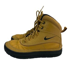 Nike Woodside 2 High Top Boots Kids Size 5.5 Color Wheat